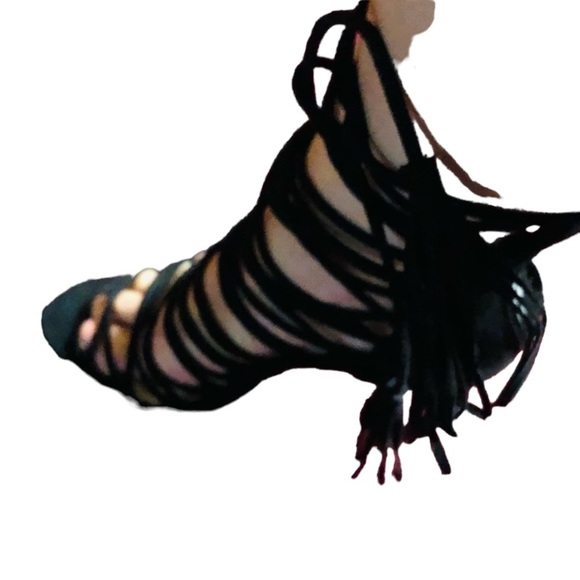 Liliana size 10 black sexy strappy beautiful ankle wrap heels NIB - Picture 8 of 16
